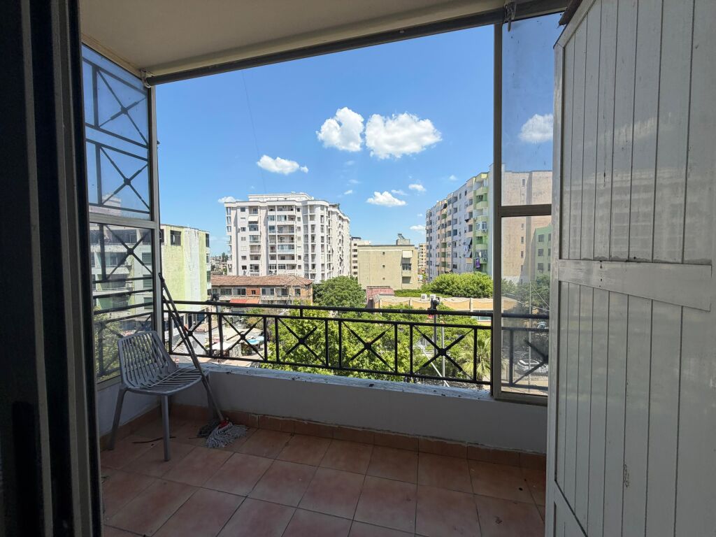 For sale, Apartment 2+1+2 Bathrooms, Near Hotel Adriatik Beach– Durrës.