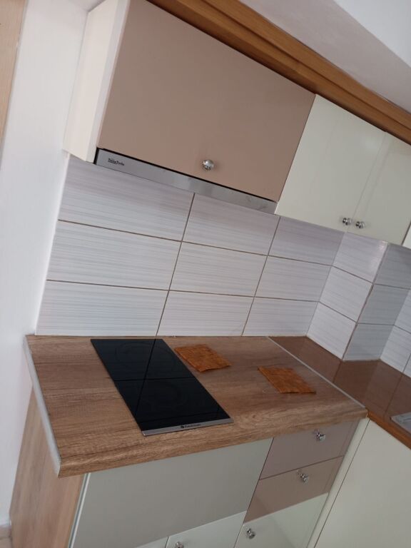 APPARTAMENTO 1+1. 27000 LEKE. VIA 5 MAJI