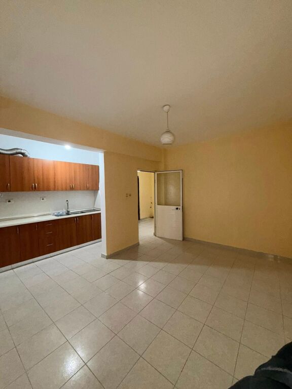 VENDESI 2+1 con Balcone OCCASIONE🔥📍Ospedale Durazzo