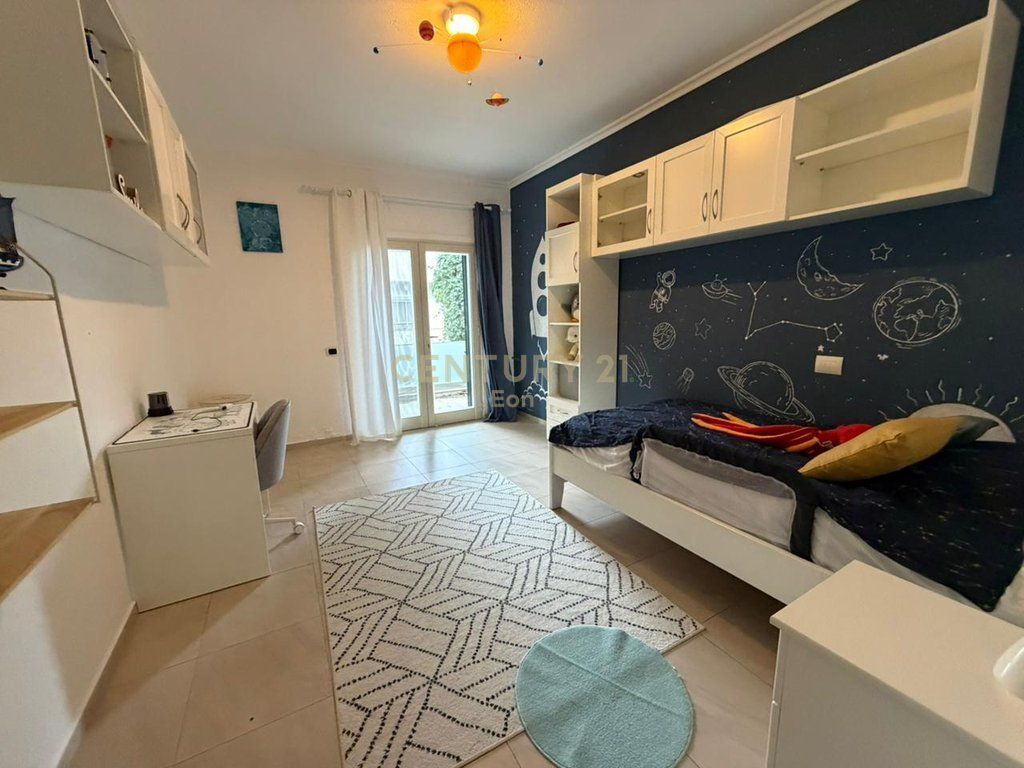 Villa in Vendita a Qerret !