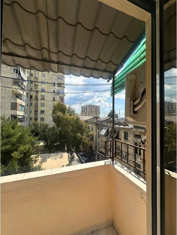 🏡 Jepet me qira apartament 1+1-Rruga e Durresit