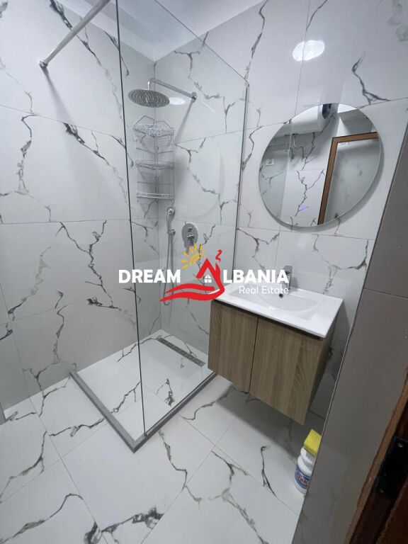 Appartamento 1+1 in affitto a Pazari i Ri, Tirana (4219495)