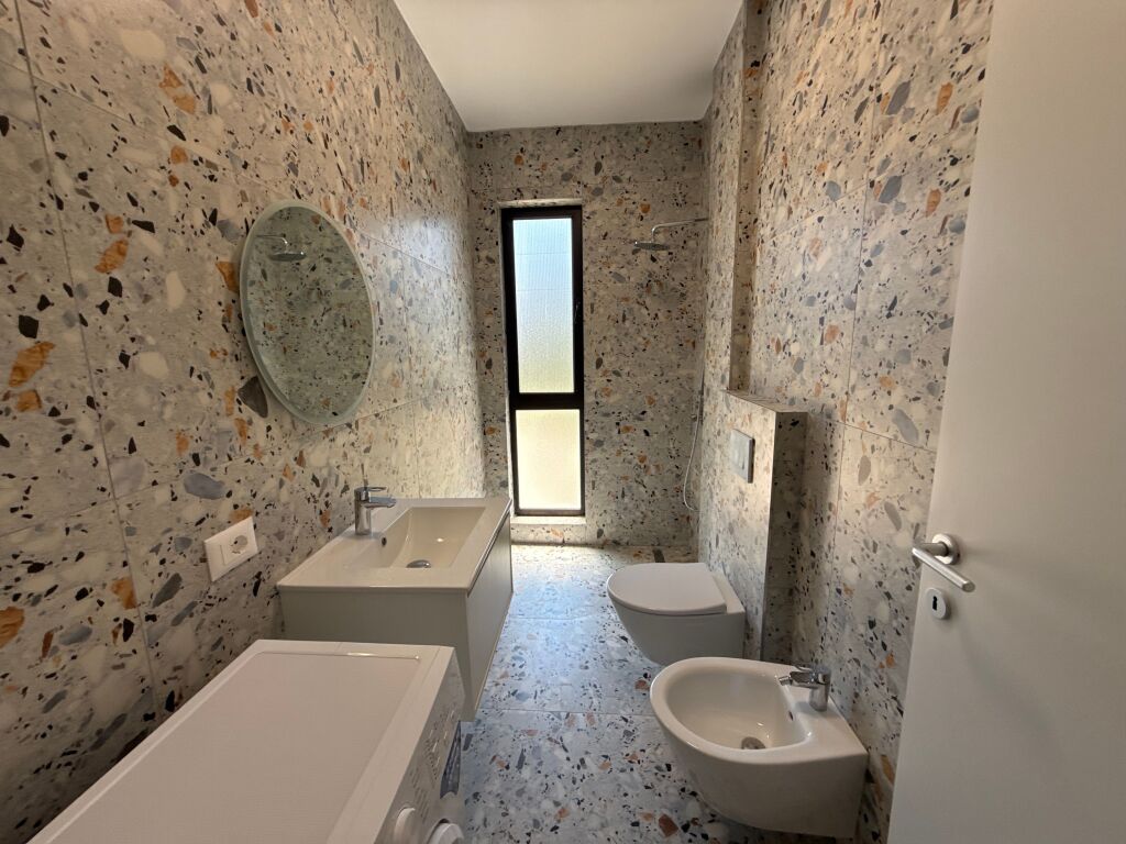 🌊 Appartamento 1+1 In Vendita Nella Zona Prestigiosa Del Mali i Robit — Solo 250 Metri Dal Mare.  Mali i Robit, Durrës Albania 87.000 €