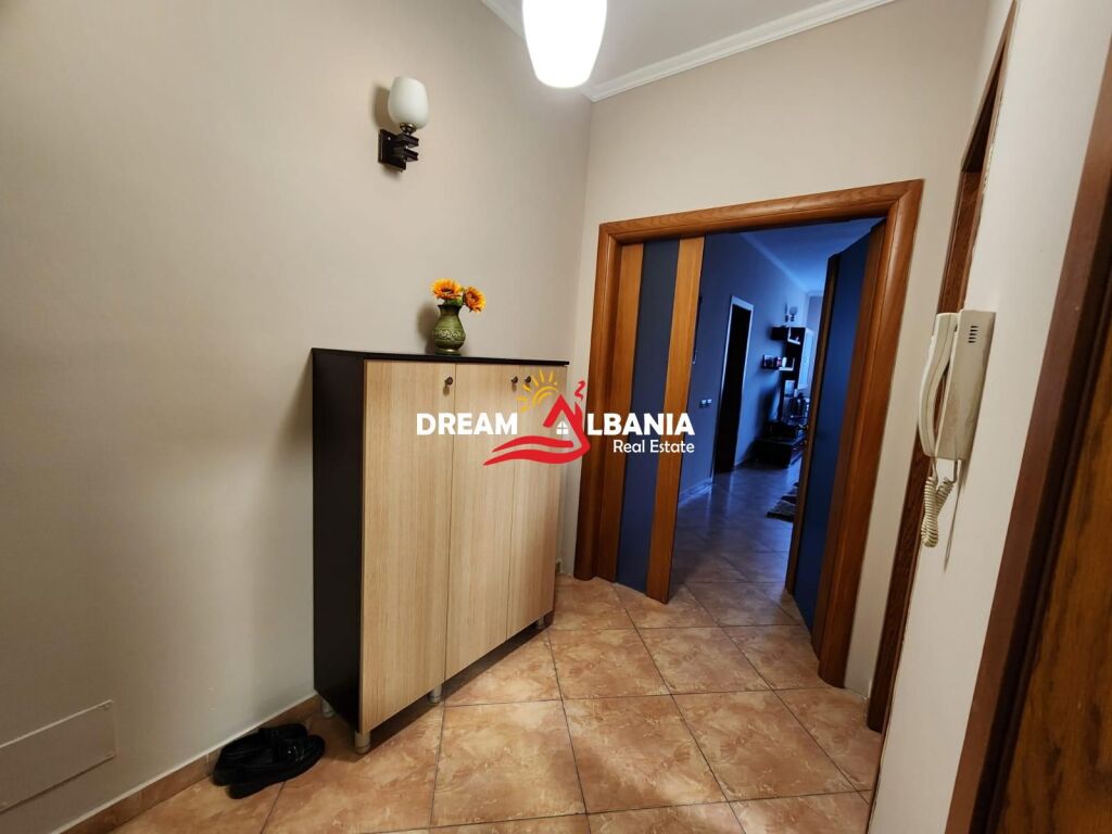 Apartment 2+1+2 for rent on Kavaja Street near the Mosque.(ID 42215558)