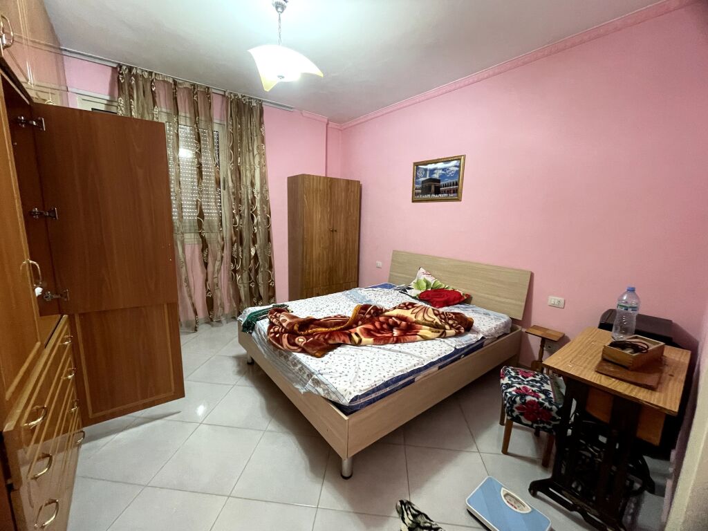 Jepet me qera, Apartament 2+1 + Depo, Tek Kazazi – Durrës.