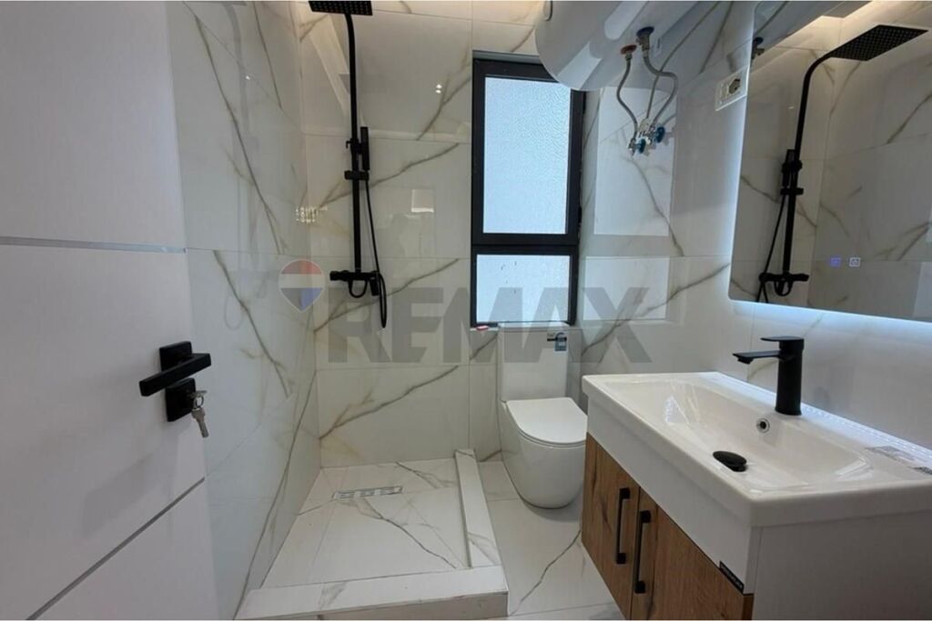 Apartment - For Sale - Pallati me Shigjeta, Tirana