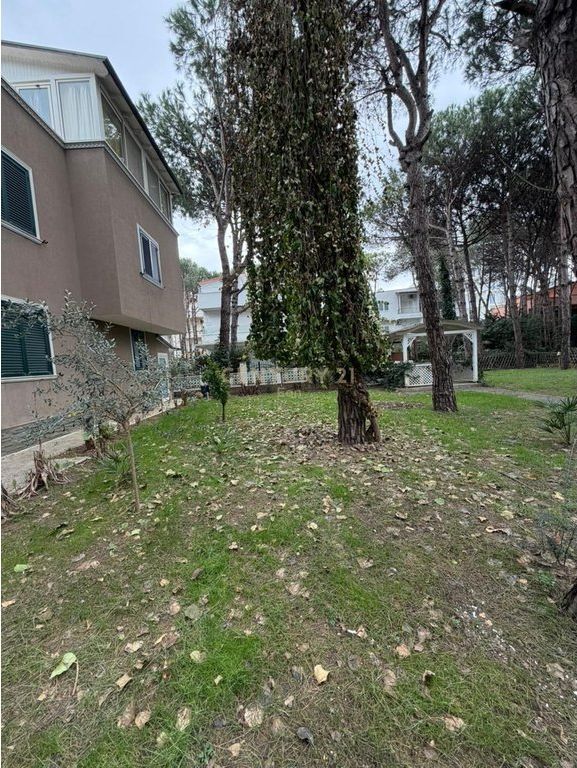 Villa in Vendita a Qerret !