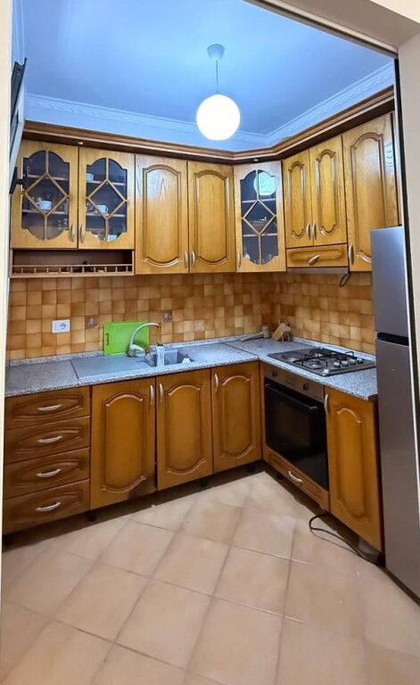 Shitet Apartament 1+1 – Rruga Ali Demi (pranë Tregut të Ri Elektrik), Tiranë