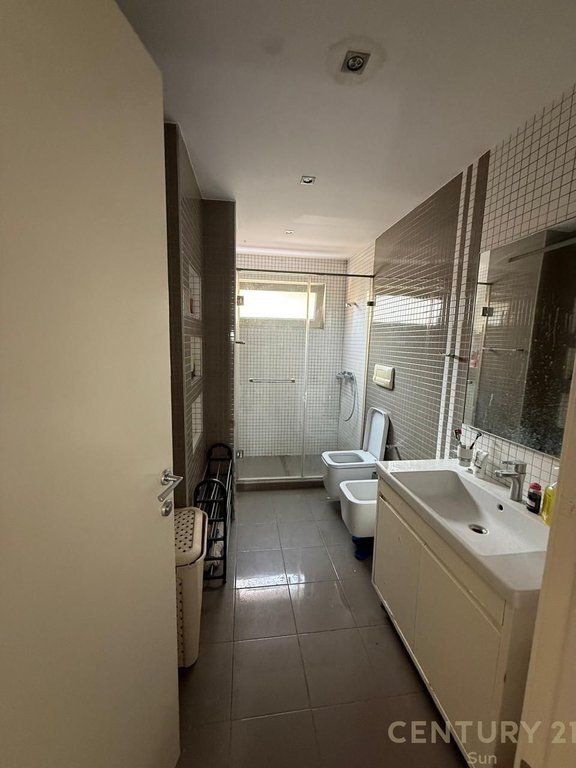 Apartment 1+1 for sale in Komuna e Parisit