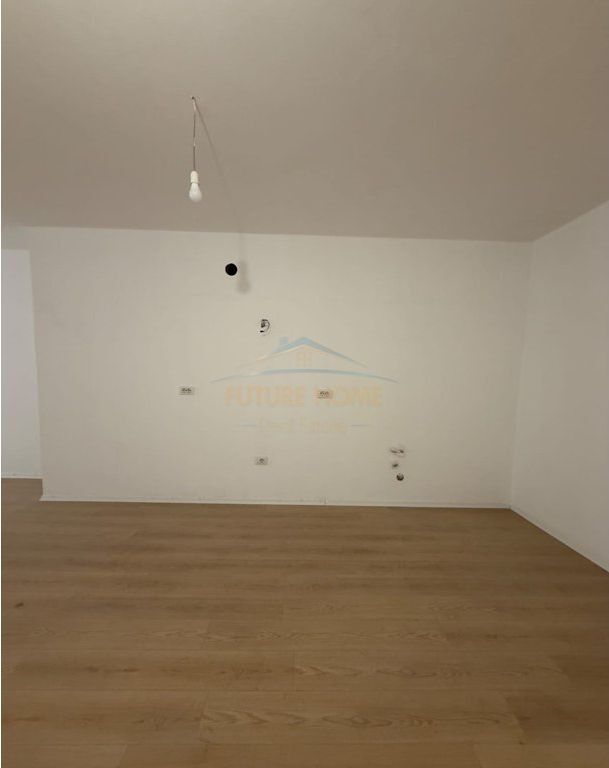 Shitet, Apartament 1+1, Kombinat