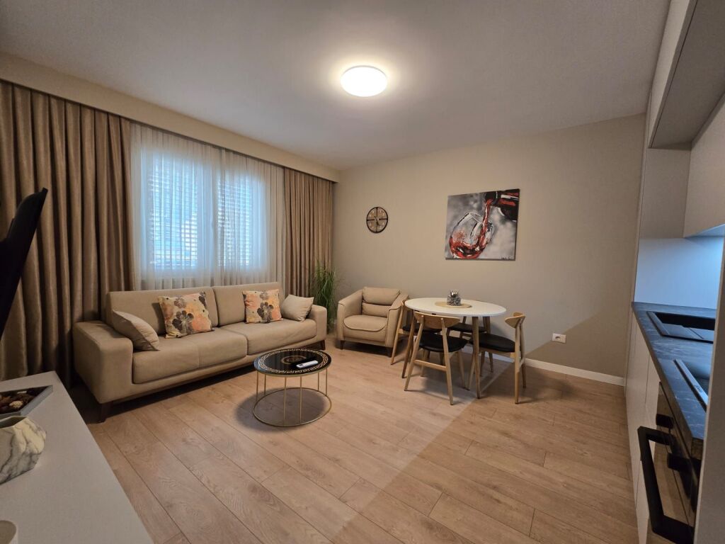 FOR RENT: 2+1 APARTMENT_ KAVAJËS STREET, NEAR THE ORTHODOX CHURCH BUSINESS CENTER G-KAM