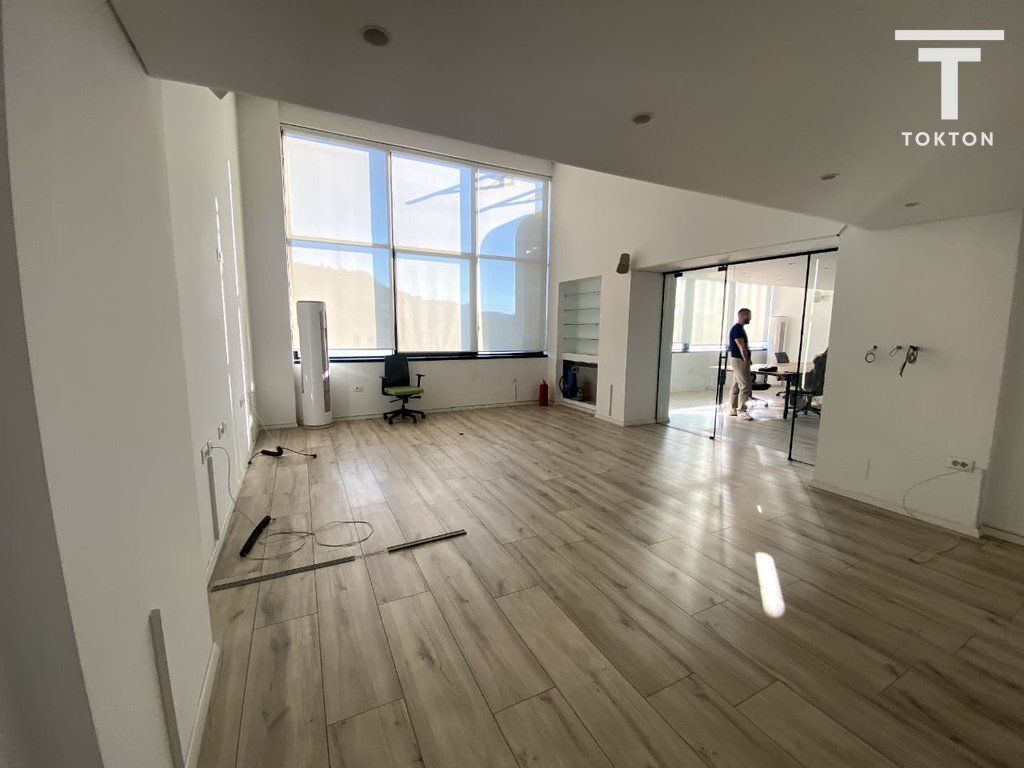 Business premises for rent