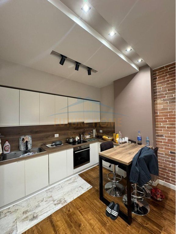 Shitet, Apartament 2+1, Unaza e Re
