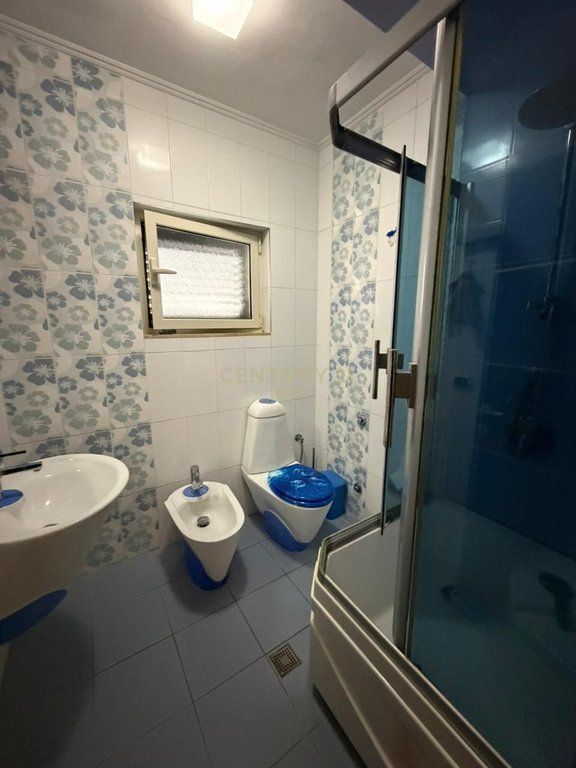 Villa in Vendita a Qerret !