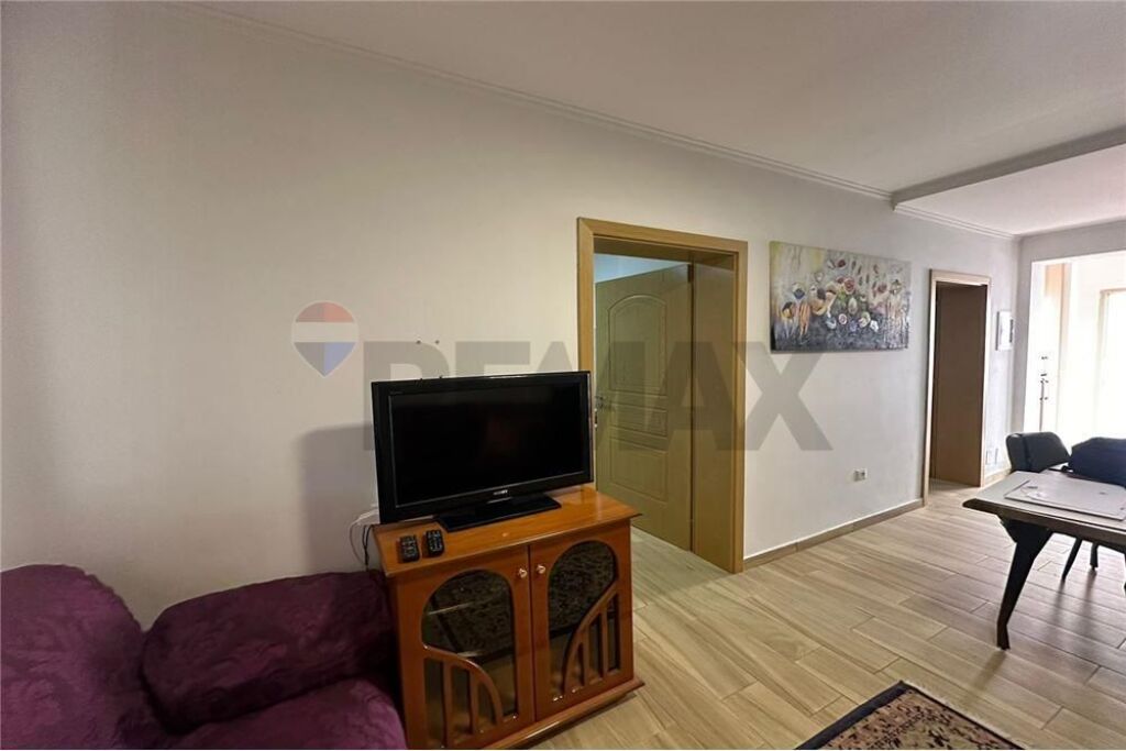 Apartment 2+1+2 for rent near Hotel Mondial, 21 Dhjetori.