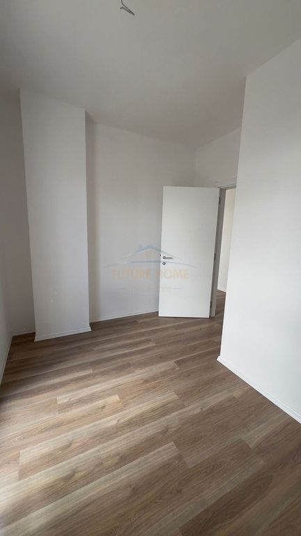Shitet, Apartament 2+1, Sauk.