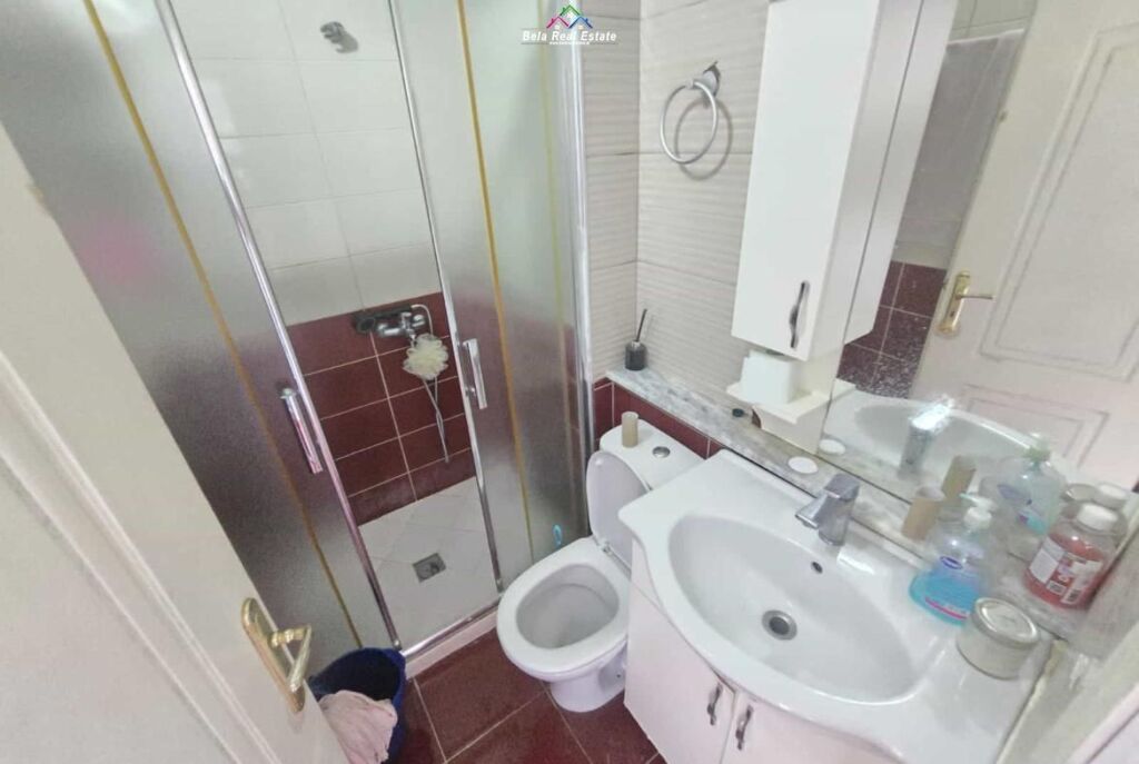 Appartamento In Affitto 1+1 Vicino Al Vecchio Mercato Elettrico (ID B211467) Tirana