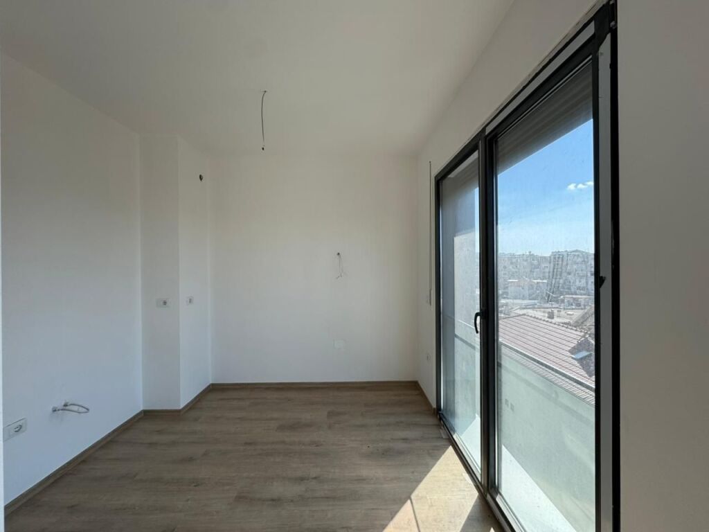 Apartament 2+1+2 per shitje, Don Bosko.