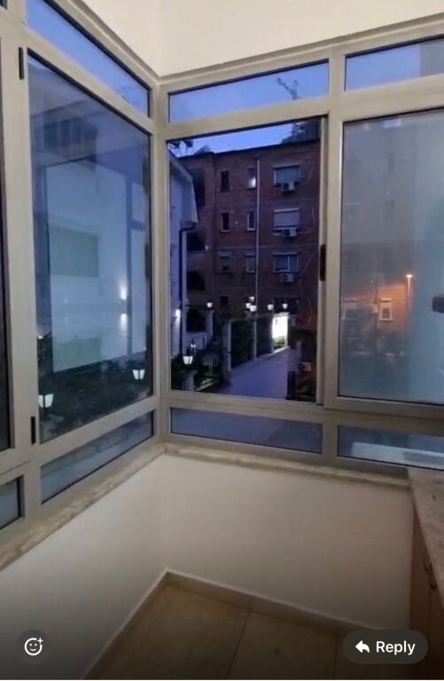 ambiente di 80 m2 per ufficio, myslym shyri, 800 mila leke con parcheggio
