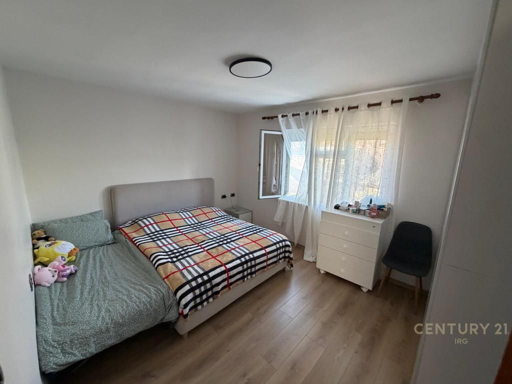 Apartament 2+1 per shitje te Ali Demi