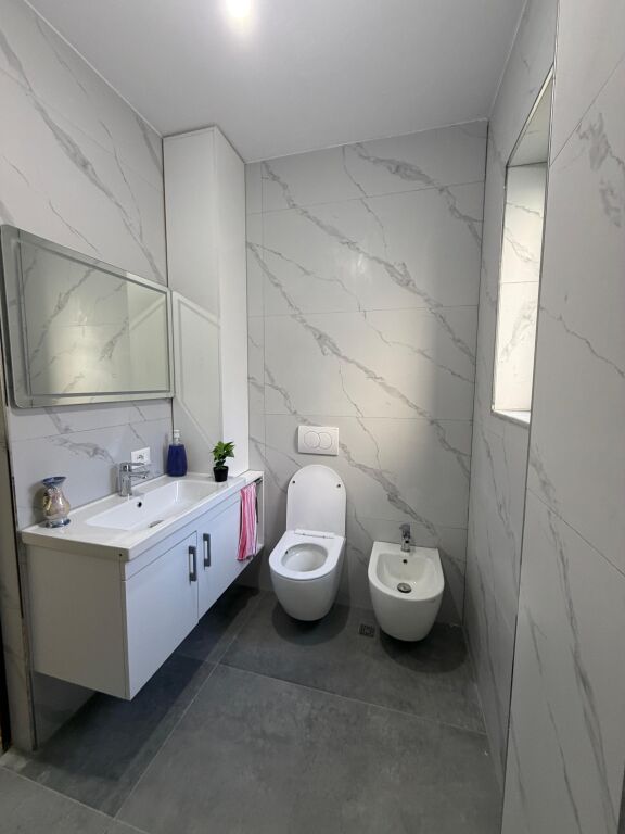 🏡 Appartamento 2+1+2 in affitto vicino al Tribunale di Durrës