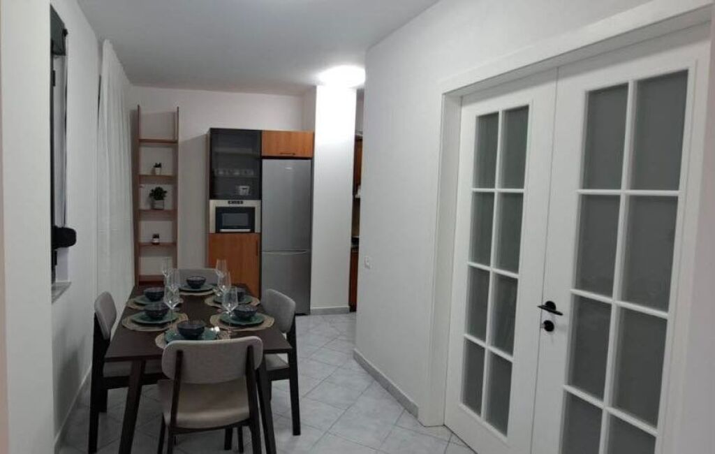 🏡 APPARTAMENTO IN AFFITTO  • 2+1+2 ☎️  💰 Prezzo: 750 €netto ✅ 📍 Posizione: Lagja 1 Vollga