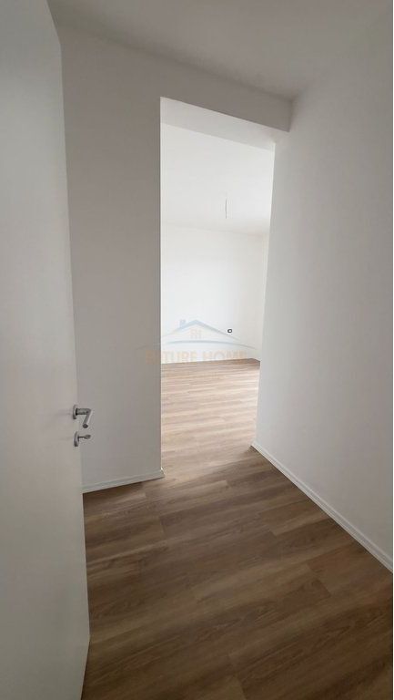 Shitet, Apartament 2+1, Sauk.