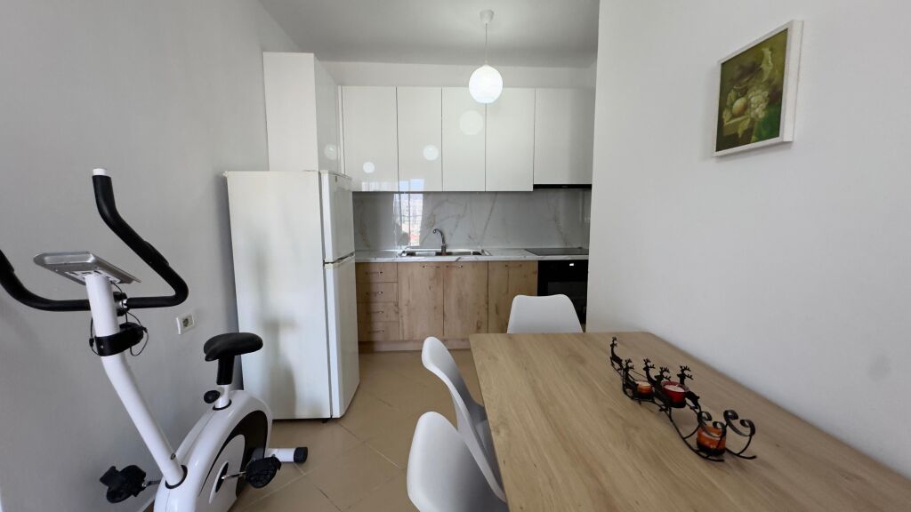 Apartament 2+1 per qera Fusha e Aviacionit !