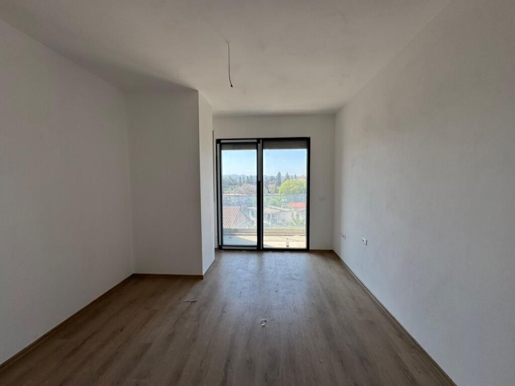 Apartament 2+1+2 per shitje, Don Bosko.