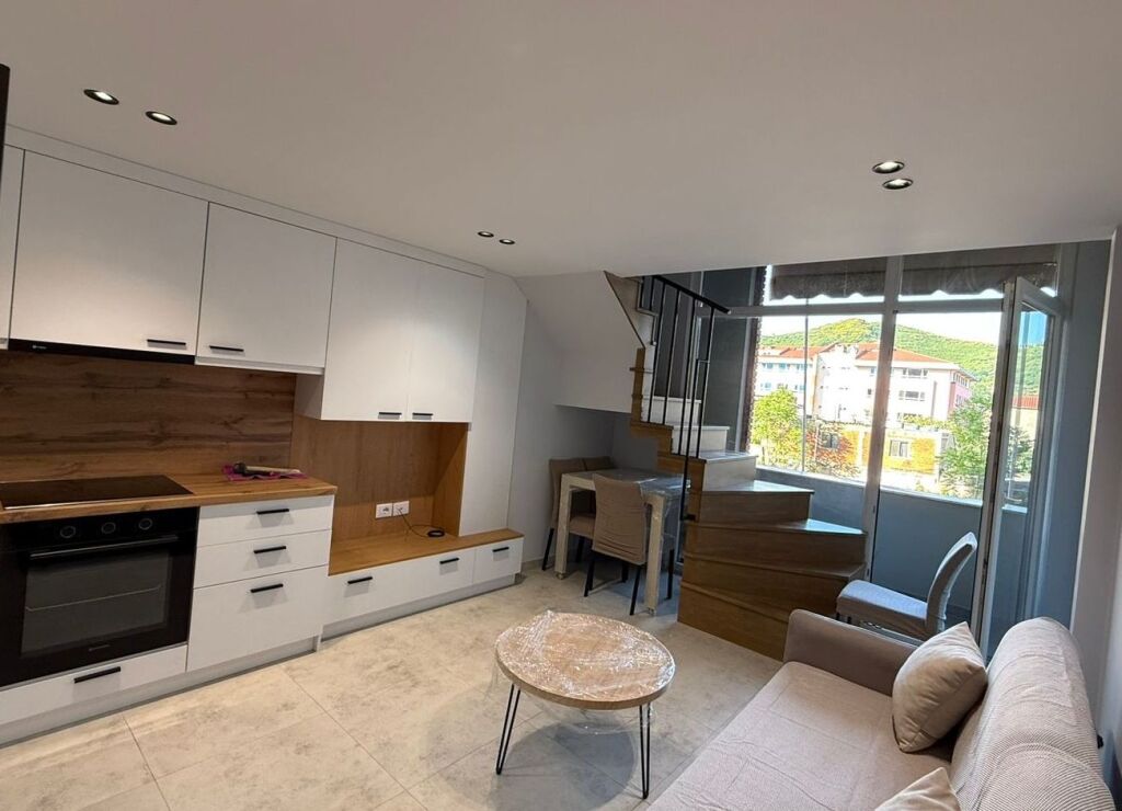 🏡 Duplex Apartment for Rent at Golden Park