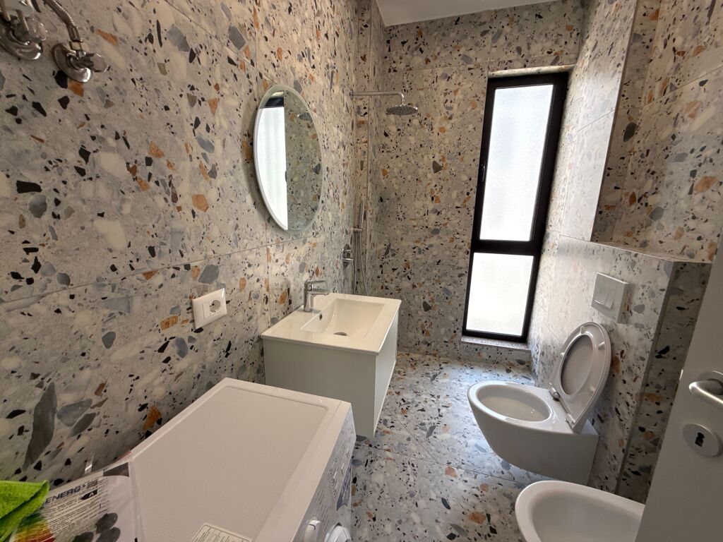 🌊 Appartamento 1+1 In Vendita Nella Zona Prestigiosa Di Mali i Robit — Solo 250 Metri Dal Mare.  Mali i Robit, Durrës Albania 83,000 €