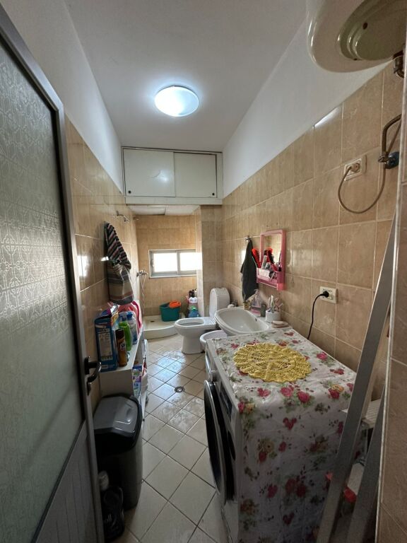 Shitet apartament 1+1 me dokumenta