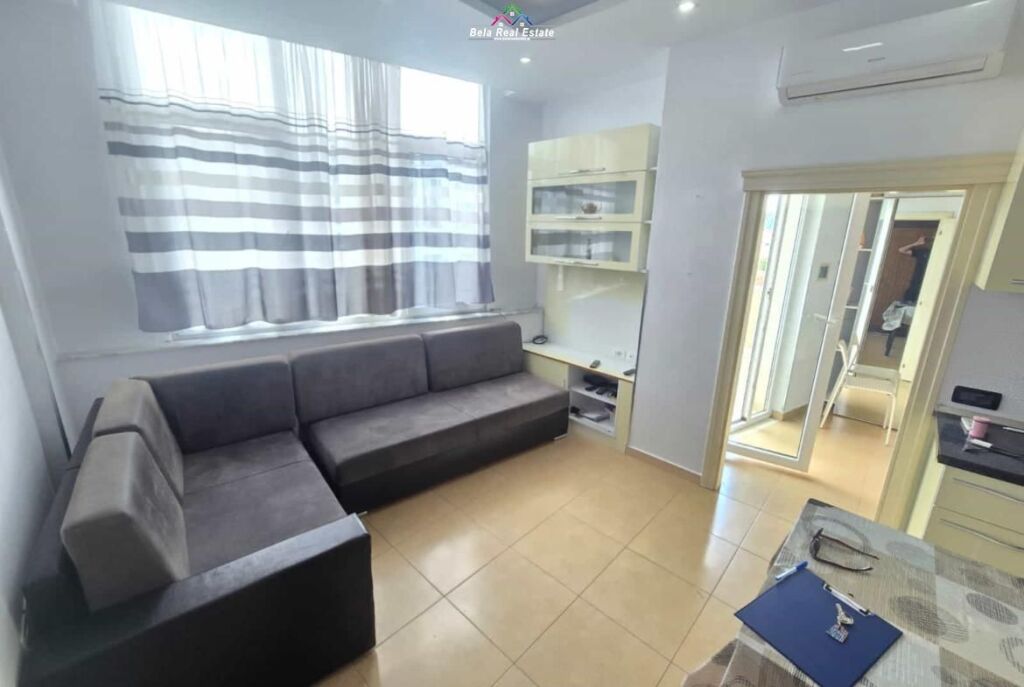 Appartamento In Affitto 1+1 Vicino Al Vecchio Mercato Elettrico (ID B211467) Tirana