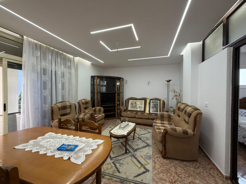 🏡 Appartamento 2+1+2 in affitto vicino al Tribunale di Durrës