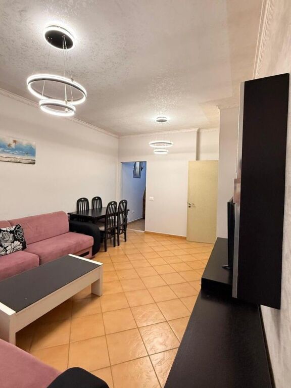 Shitet Apartament 1+1 – Rruga Ali Demi (pranë Tregut të Ri Elektrik), Tiranë