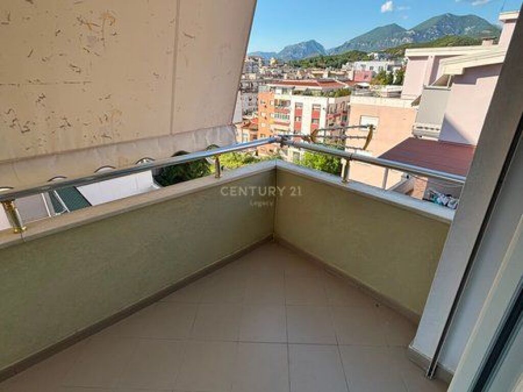 Apartament 2+1 Për Shitje në Fresku, Tiranë