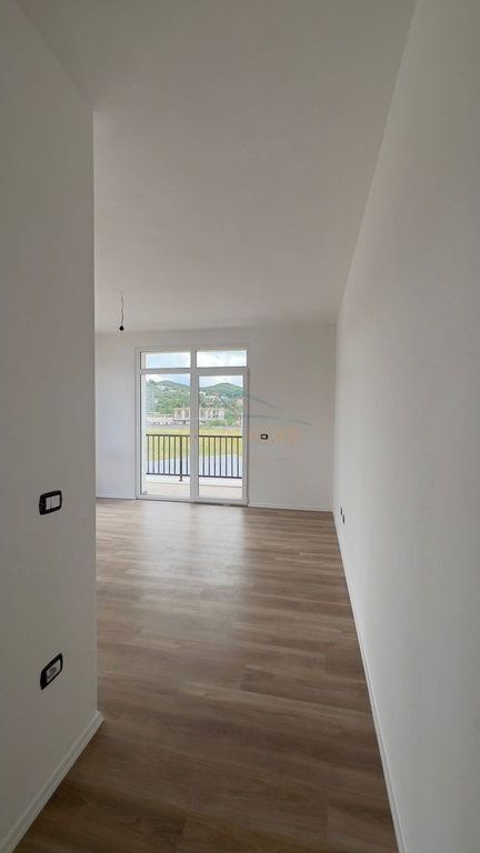 Shitet, Apartament 2+1, Sauk.