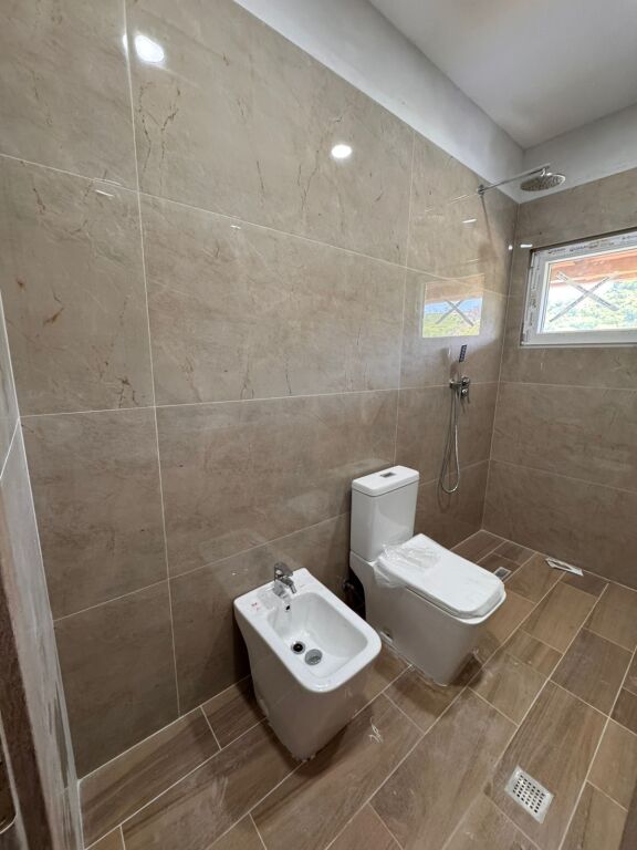 🏡 Appartamento 2+1+2 in Vendita Vista Mare – Roccia di Kavaja