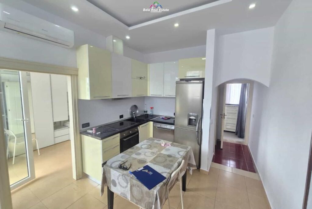 Appartamento In Affitto 1+1 Vicino Al Vecchio Mercato Elettrico (ID B211467) Tirana