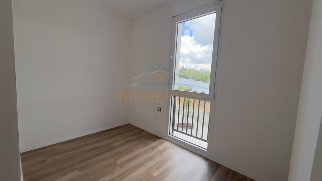 Shitet, Apartament 2+1, Sauk.