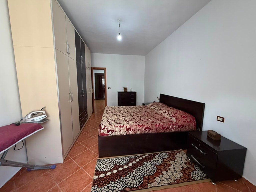 Shitet, Apartament 2+1, Yzberisht, Tiranë.
