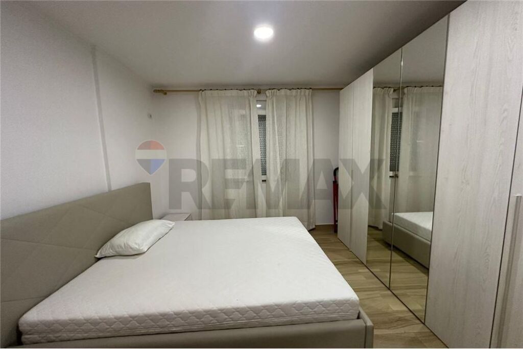 Apartment 2+1+2 for rent near Hotel Mondial, 21 Dhjetori.