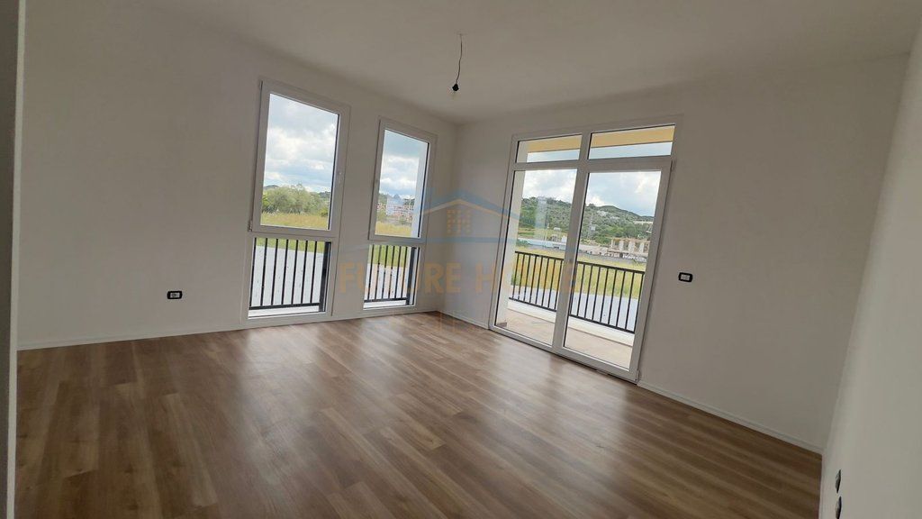 Shitet, Apartament 2+1, Sauk.