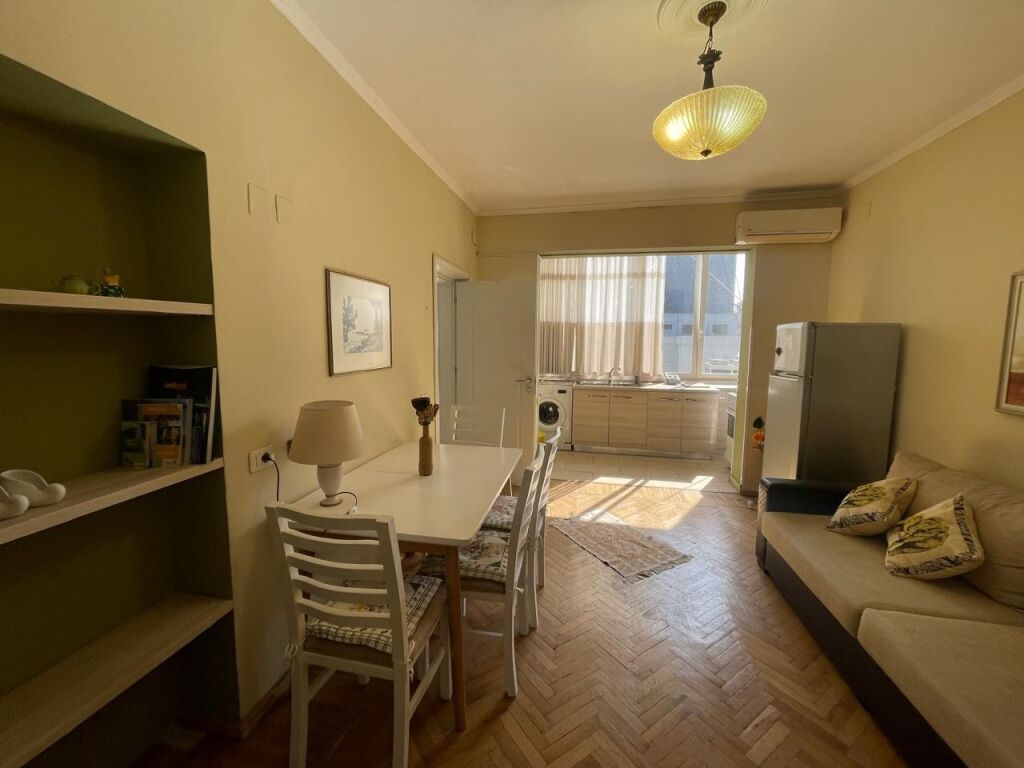 Apartament 1+1 me qira ne Qender te Tiranes!