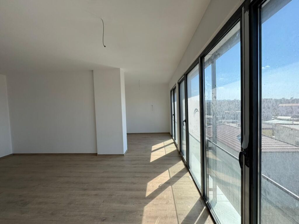 Apartament 2+1+2 per shitje, Don Bosko.