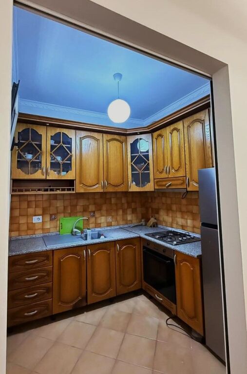 🏡 Appartamento 1+1 in Vendita – Via Ali Demi (vicino al Nuovo Mercato Elettrico), Tirana