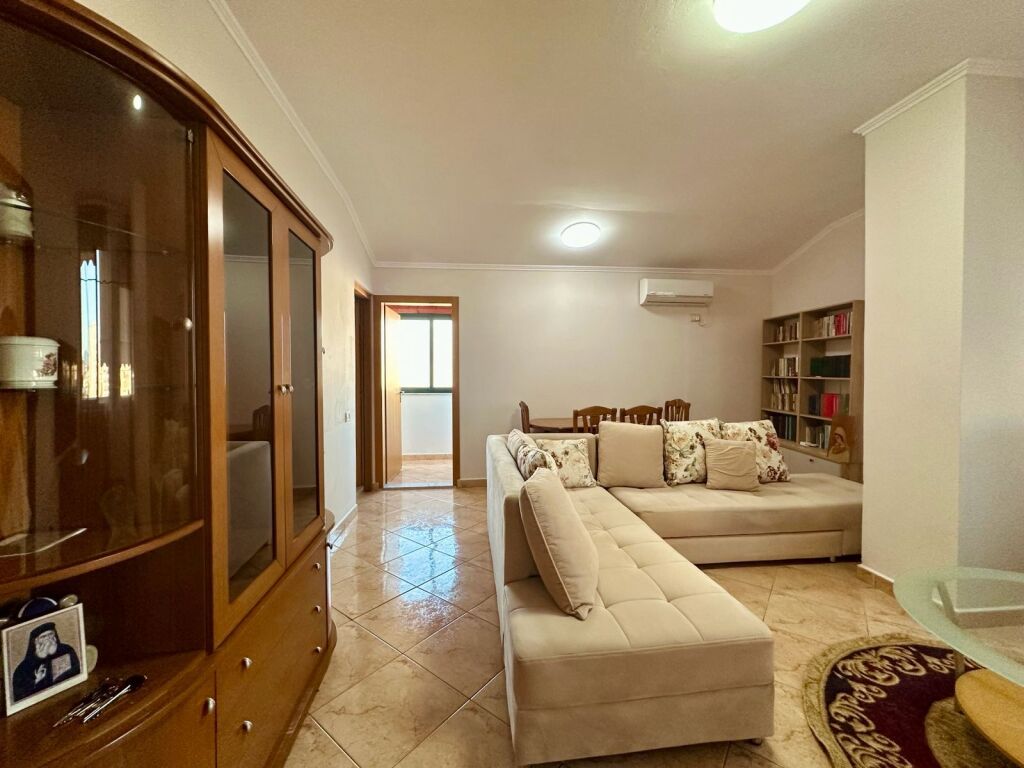 For Rent Apt 2+1+2, at “Gjimnazi Partizani”, 800 €!