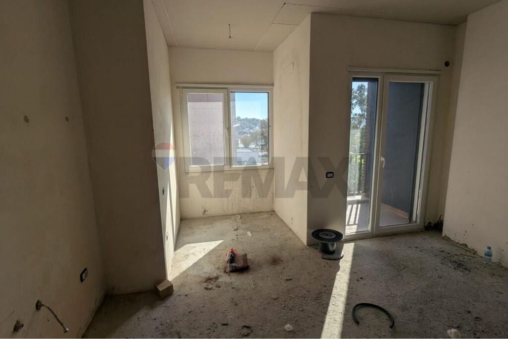 Appartamento - In Vendita - Pallati me Shigjeta, Tirana
