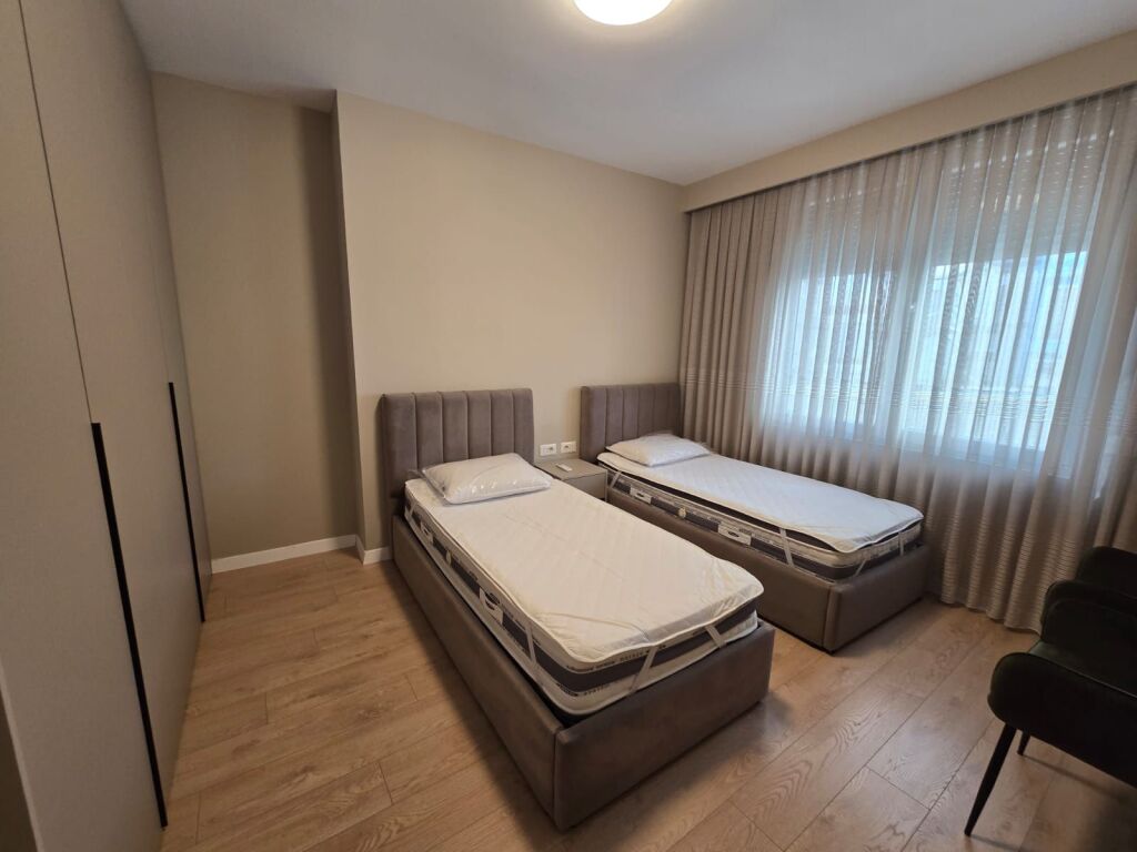 FOR RENT: 2+1 APARTMENT_ KAVAJËS STREET, NEAR THE ORTHODOX CHURCH BUSINESS CENTER G-KAM