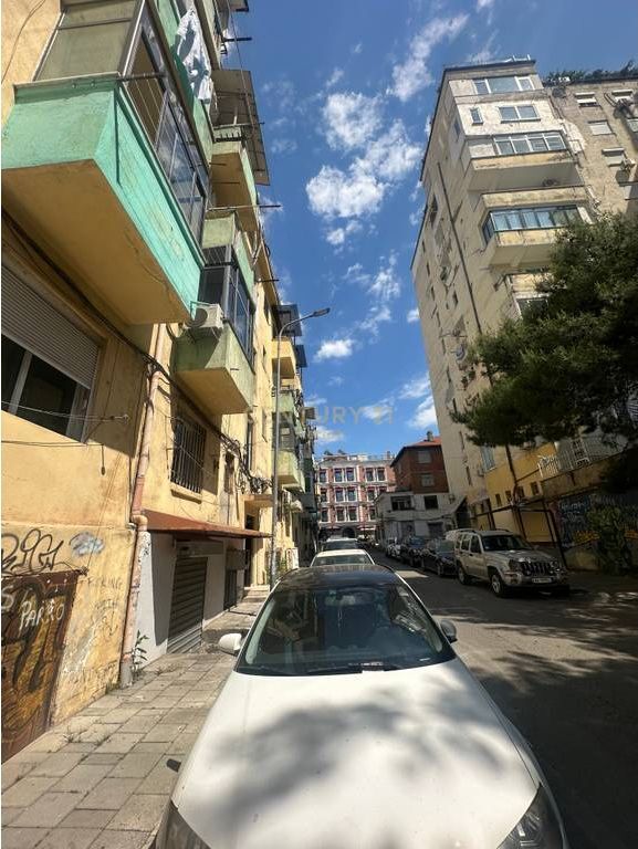 🏡 Jepet me qira apartament 1+1-Rruga e Durresit